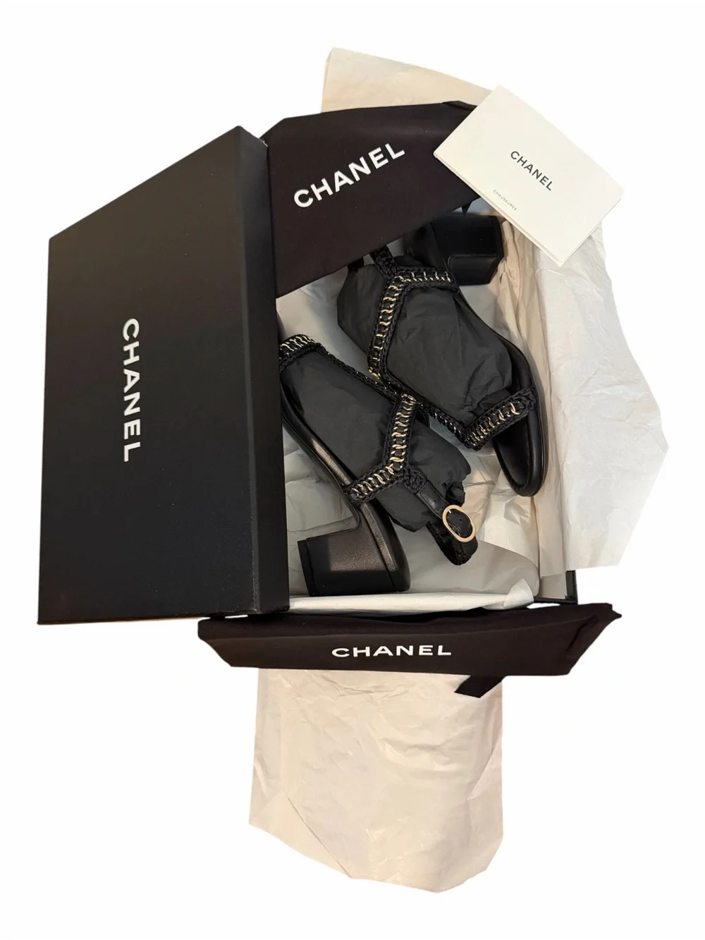 CHANEL elegant timeless